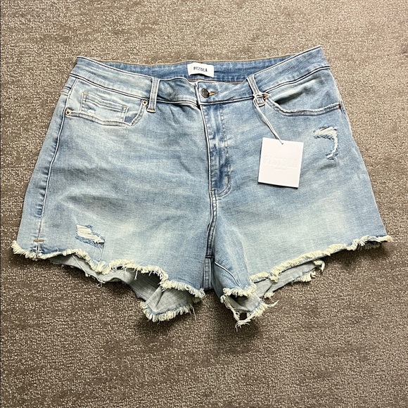 NWT Pistola Jean Shorts Size 18W - Picture 1 of 10